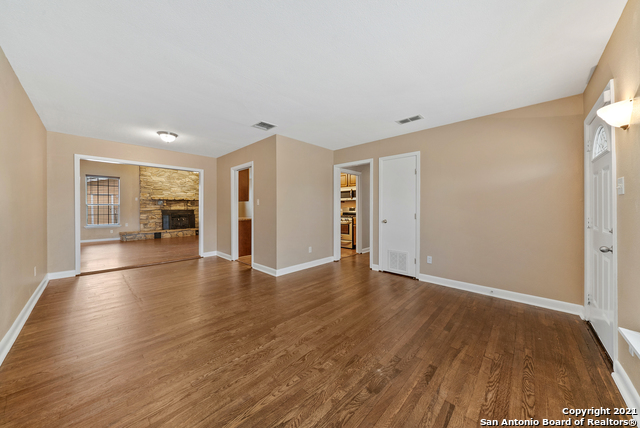 Image 13 of 32 For 615 Burwood Ln