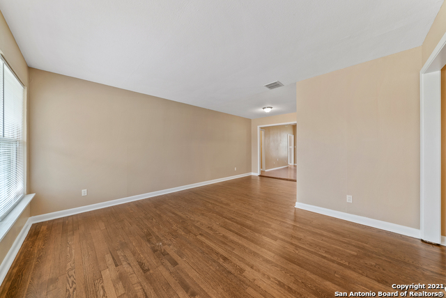 Image 14 of 32 For 615 Burwood Ln