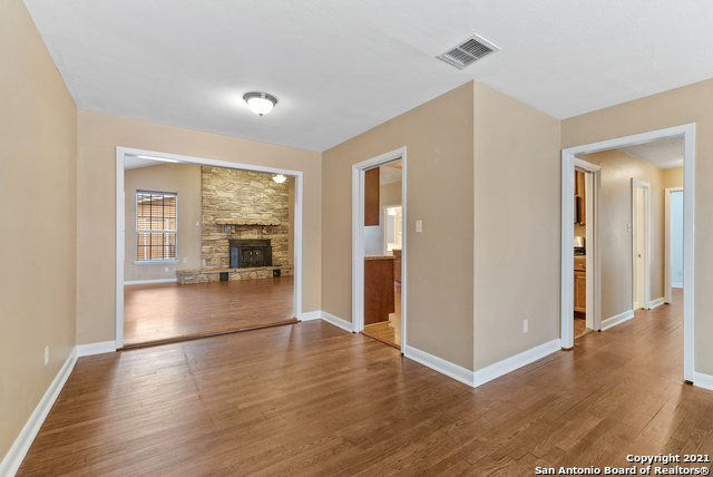 Image 15 of 32 For 615 Burwood Ln