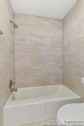 Image 20 of 32 For 615 Burwood Ln