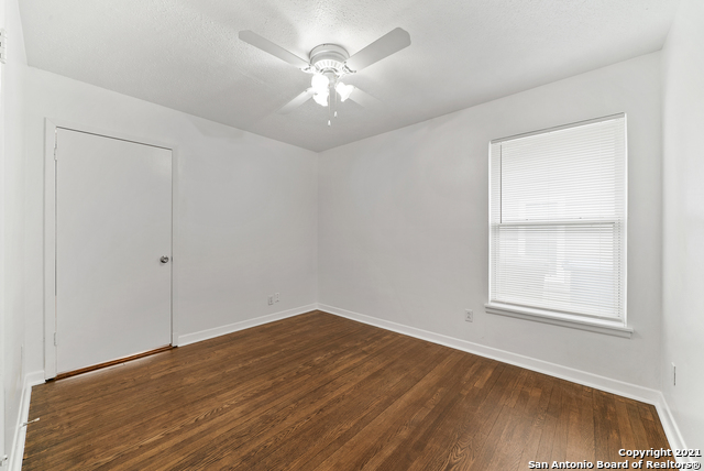 Image 21 of 32 For 615 Burwood Ln