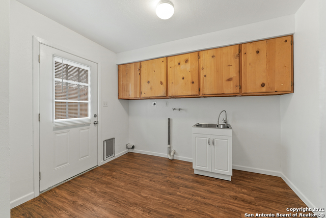 Image 25 of 32 For 615 Burwood Ln