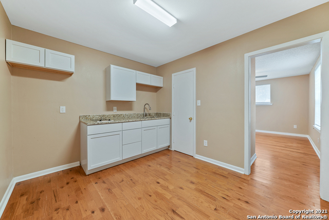 Image 27 of 32 For 615 Burwood Ln