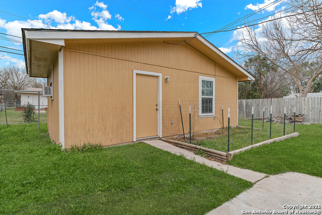 Image 32 of 32 For 615 Burwood Ln