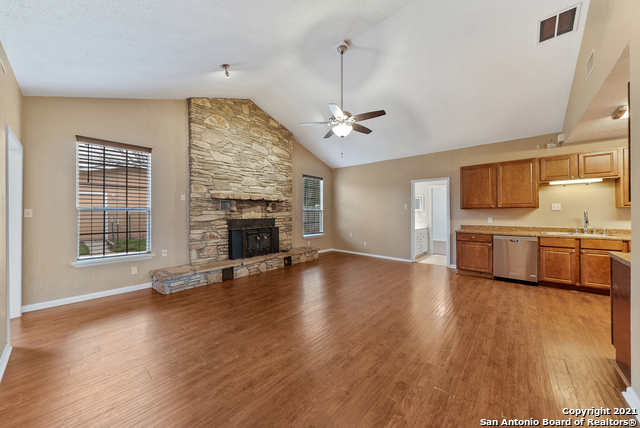 Image 5 of 32 For 615 Burwood Ln