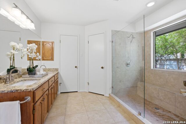 Image 17 of 36 For 12506 King Walnut