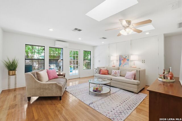 Image 19 of 36 For 12506 King Walnut