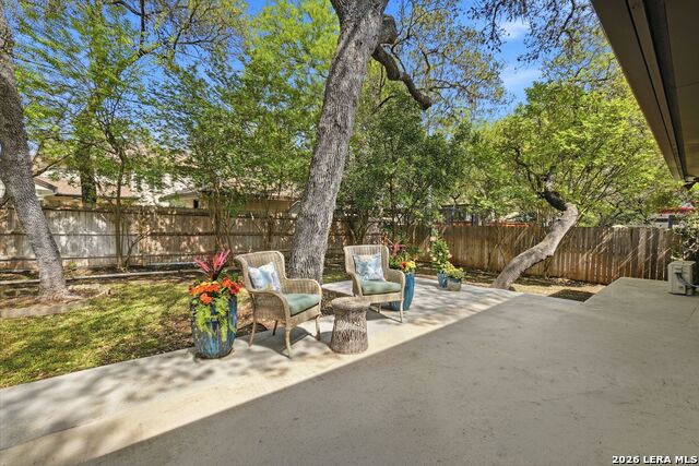 Image 31 of 36 For 12506 King Walnut