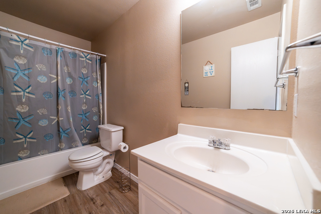 Image 23 of 30 For 8035 River  