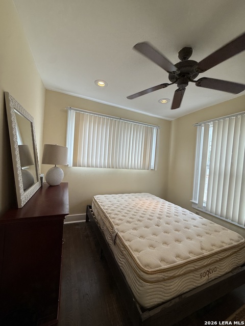 Image 17 of 26 For 402 Elsmere W