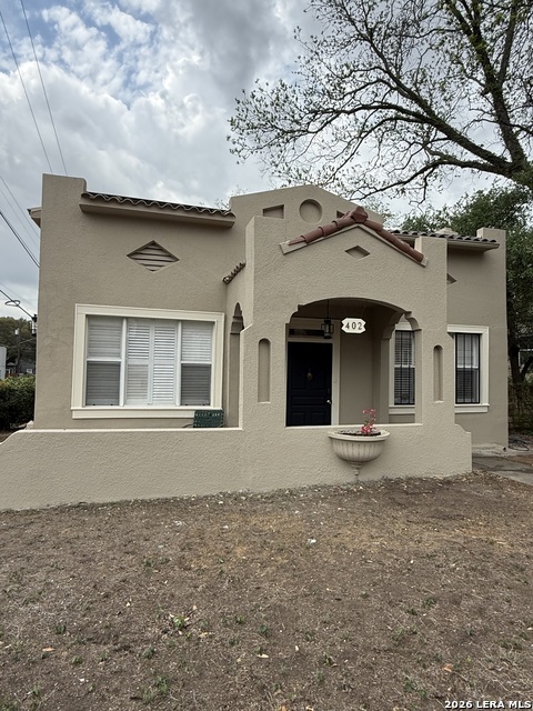 Image 2 of 26 For 402 Elsmere W