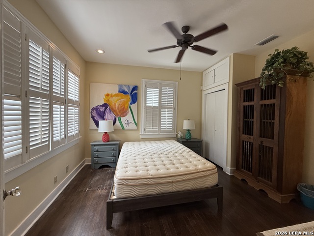 Image 20 of 26 For 402 Elsmere W