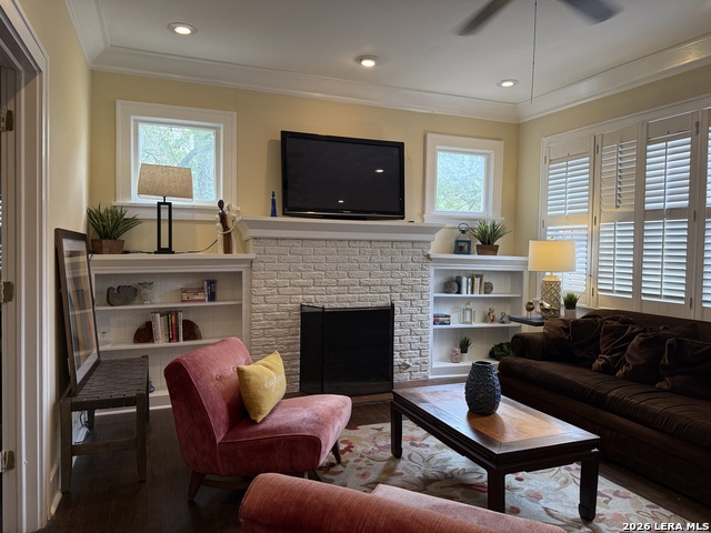 Image 6 of 26 For 402 Elsmere W