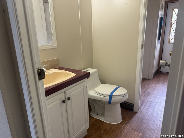 Image 20 of 29 For 22819 Grand Spg