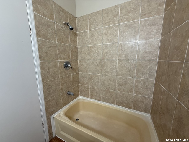 Image 21 of 29 For 22819 Grand Spg