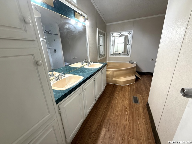 Image 22 of 29 For 22819 Grand Spg