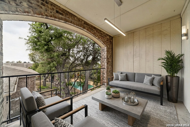 Image 15 of 17 For 1819 Babcock Rd  410-d