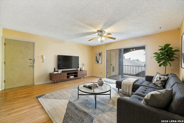 Image 4 of 17 For 1819 Babcock Rd  410-d