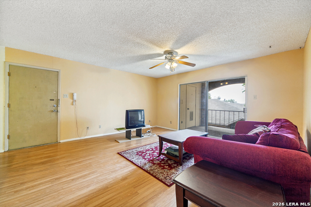 Image 5 of 17 For 1819 Babcock Rd  410-d