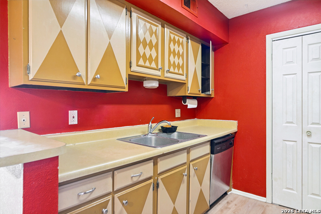 Image 7 of 17 For 1819 Babcock Rd  410-d