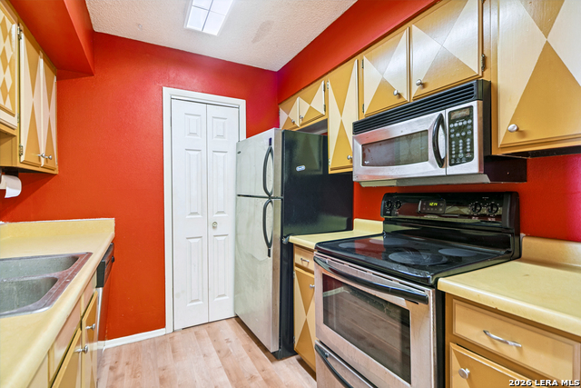 Image 8 of 17 For 1819 Babcock Rd  410-d