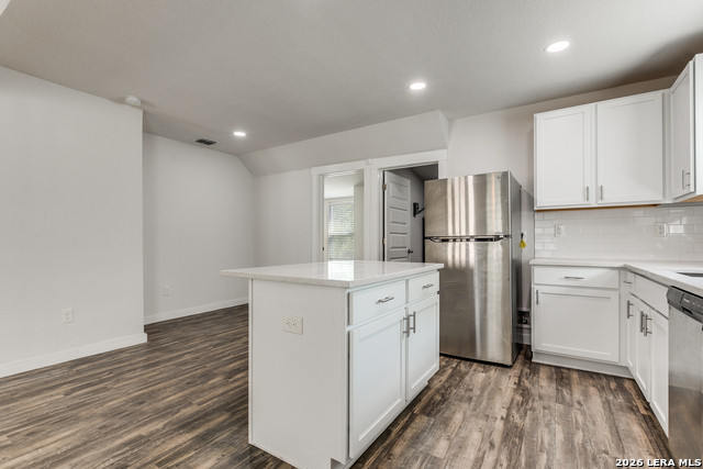 Image 9 of 25 For 124 Nelson Ave