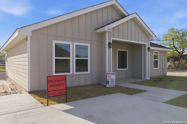 Image 2 of 16 For 1090 Kifuri Street