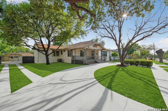 Image 12 of 52 For 806 Kayton Ave