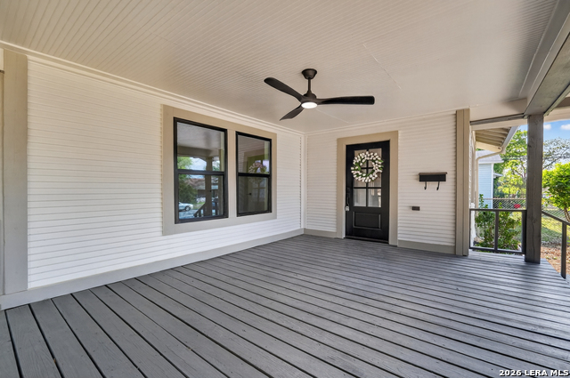 Image 14 of 52 For 806 Kayton Ave