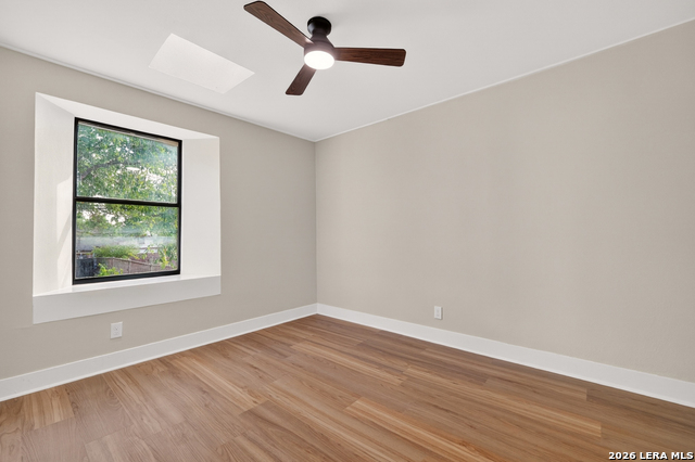 Image 26 of 52 For 806 Kayton Ave