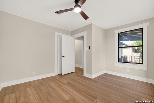 Image 27 of 52 For 806 Kayton Ave