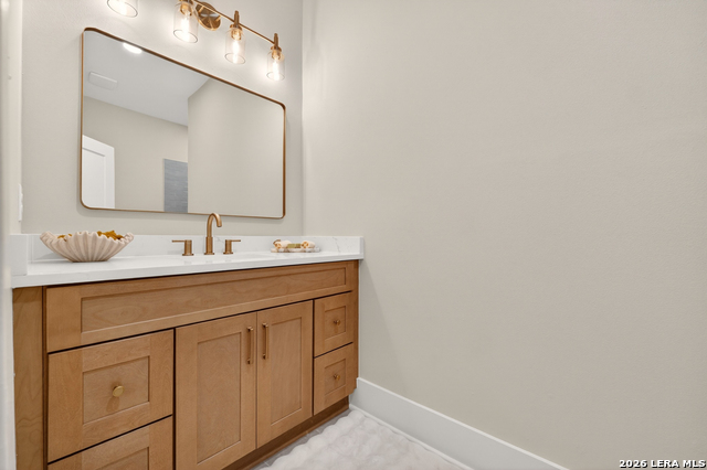 Image 28 of 52 For 806 Kayton Ave