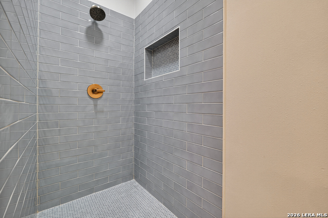 Image 29 of 52 For 806 Kayton Ave