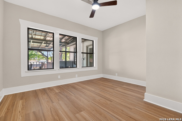 Image 30 of 52 For 806 Kayton Ave