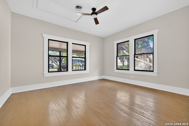 Image 35 of 52 For 806 Kayton Ave