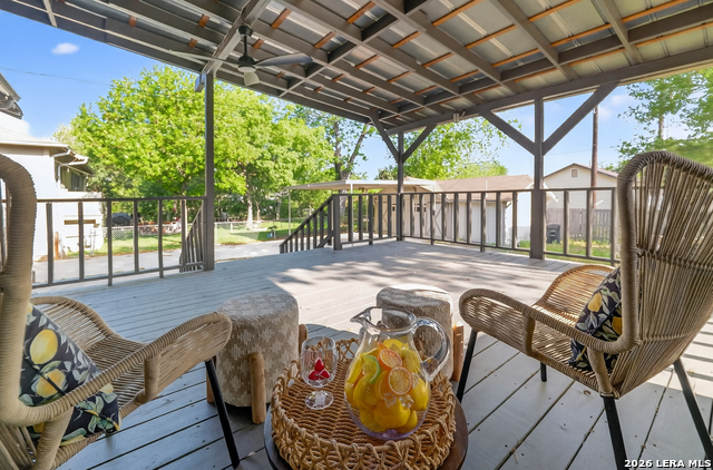 Image 36 of 52 For 806 Kayton Ave