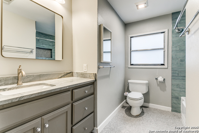 Image 14 of 25 For 124 Normandy