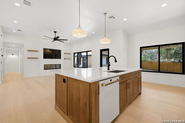 Image 16 of 50 For 118 Tiger Tail