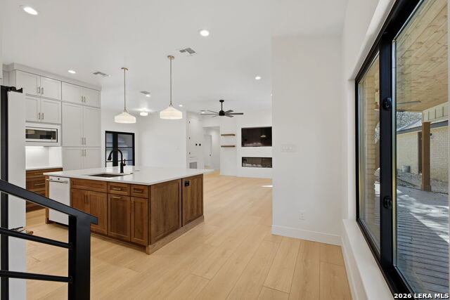 Image 21 of 50 For 118 Tiger Tail