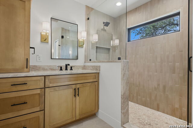 Image 27 of 50 For 118 Tiger Tail