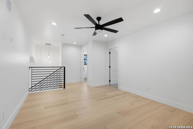 Image 30 of 50 For 118 Tiger Tail