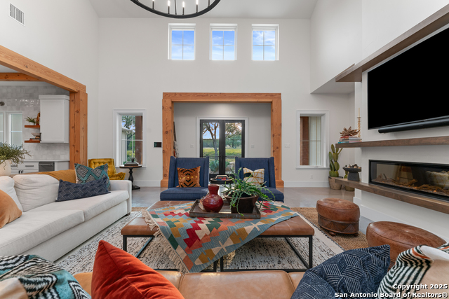 Listing photo id 8 for 1257 Adyson Ridge