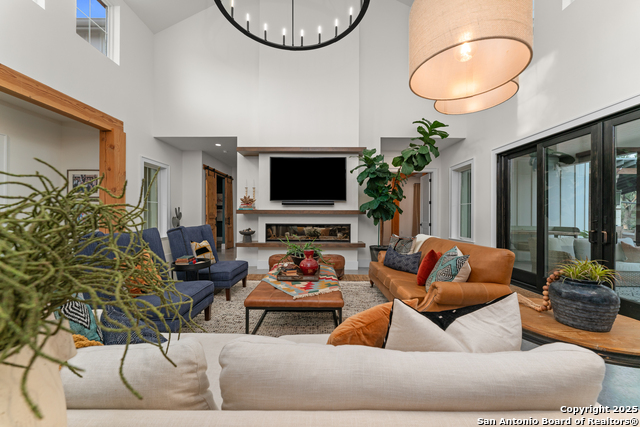 Listing photo id 9 for 1257 Adyson Ridge