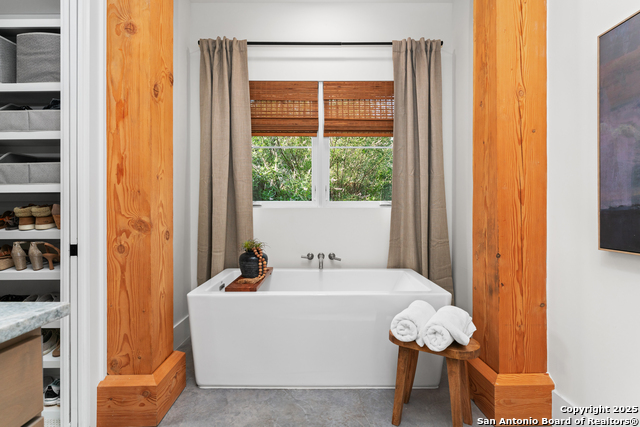 Listing photo id 29 for 1257 Adyson Ridge