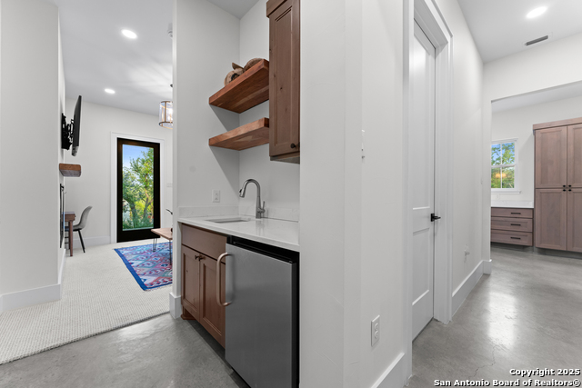 Listing photo id 37 for 1257 Adyson Ridge