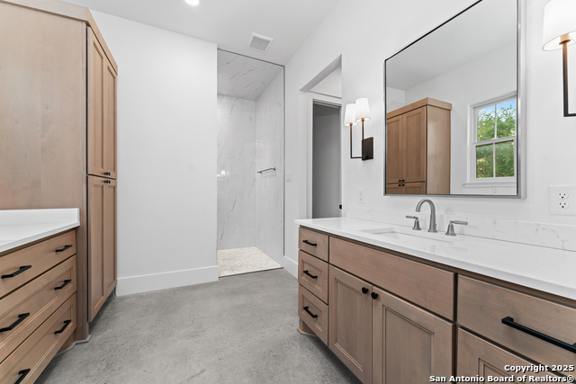 Listing photo id 44 for 1257 Adyson Ridge
