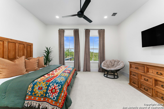 Listing photo id 47 for 1257 Adyson Ridge