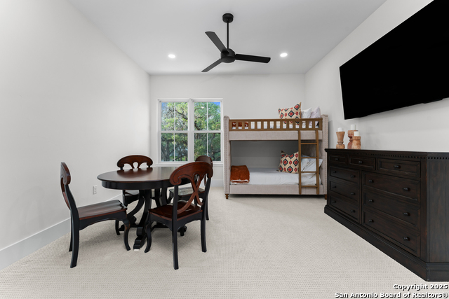 Listing photo id 54 for 1257 Adyson Ridge