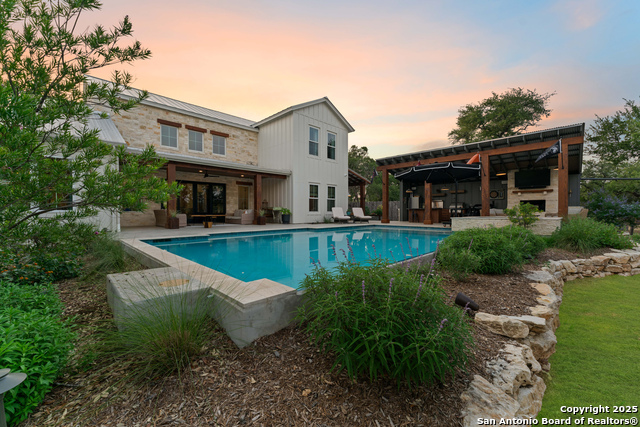 Listing photo id 59 for 1257 Adyson Ridge
