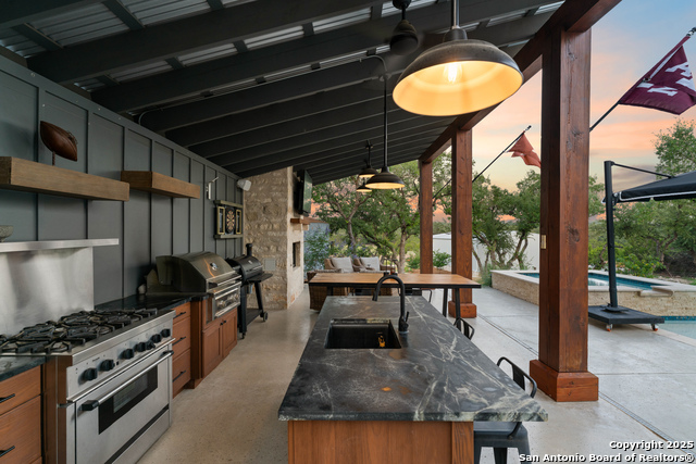 Listing photo id 68 for 1257 Adyson Ridge